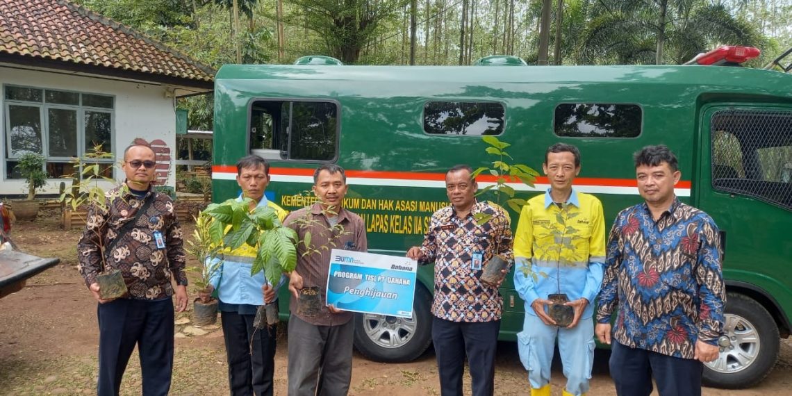 CSR JABAR - pt-dahan-berikan-bantuan-tanaman-lp-subang